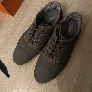 Public Opinion casual shoes size 10